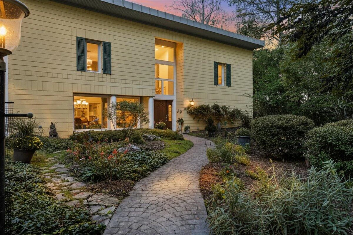 143 Charlotte LN - Photo 66