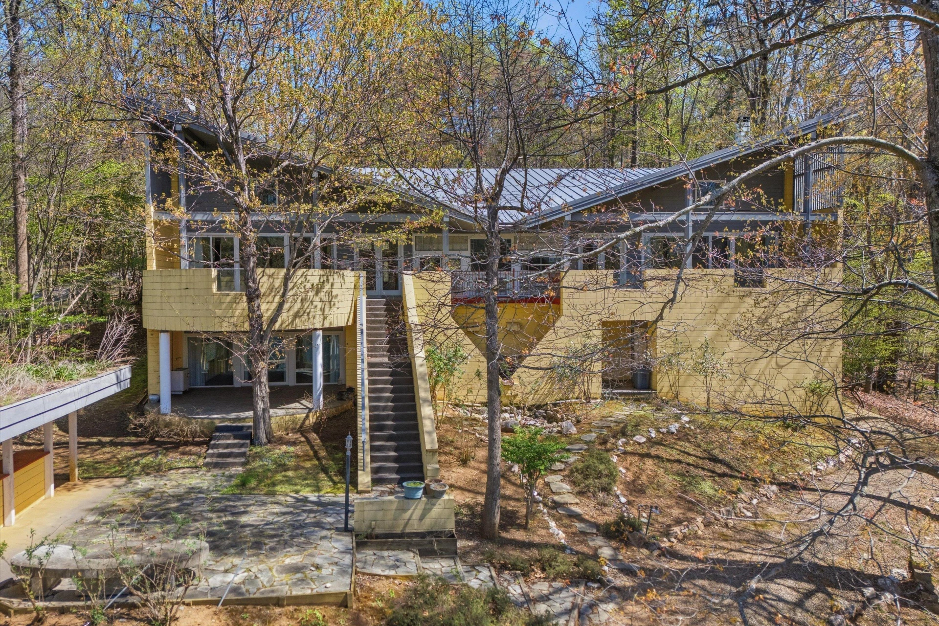 143 Charlotte LN - Photo 89