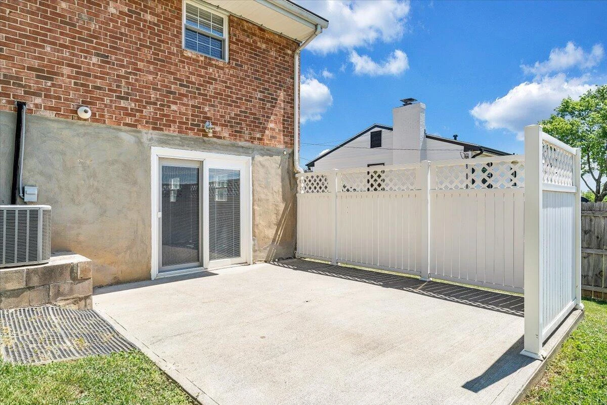 5812 Cove RD - Photo 24