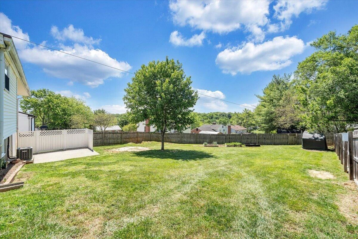 5812 Cove RD - Photo 25