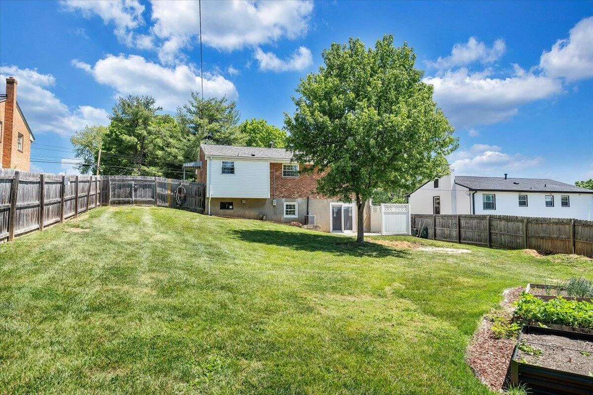 5812 Cove RD - Photo 27