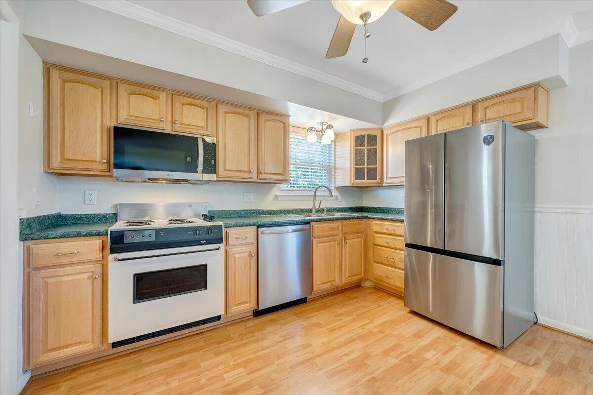 5812 Cove RD - Photo 7