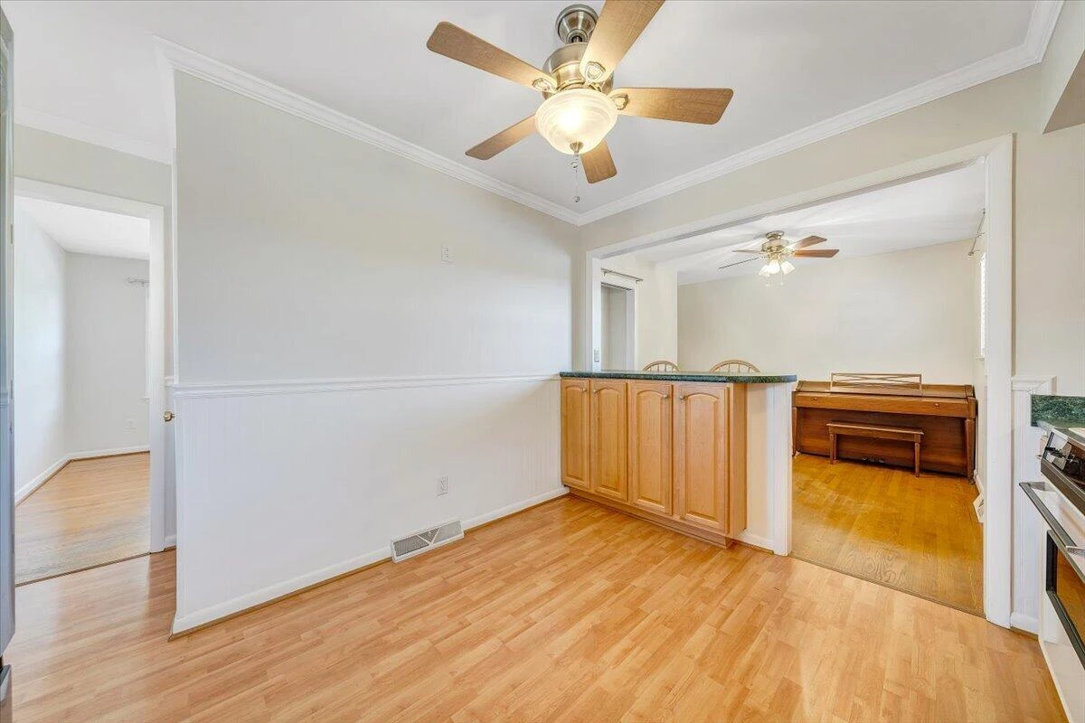 5812 Cove RD - Photo 10