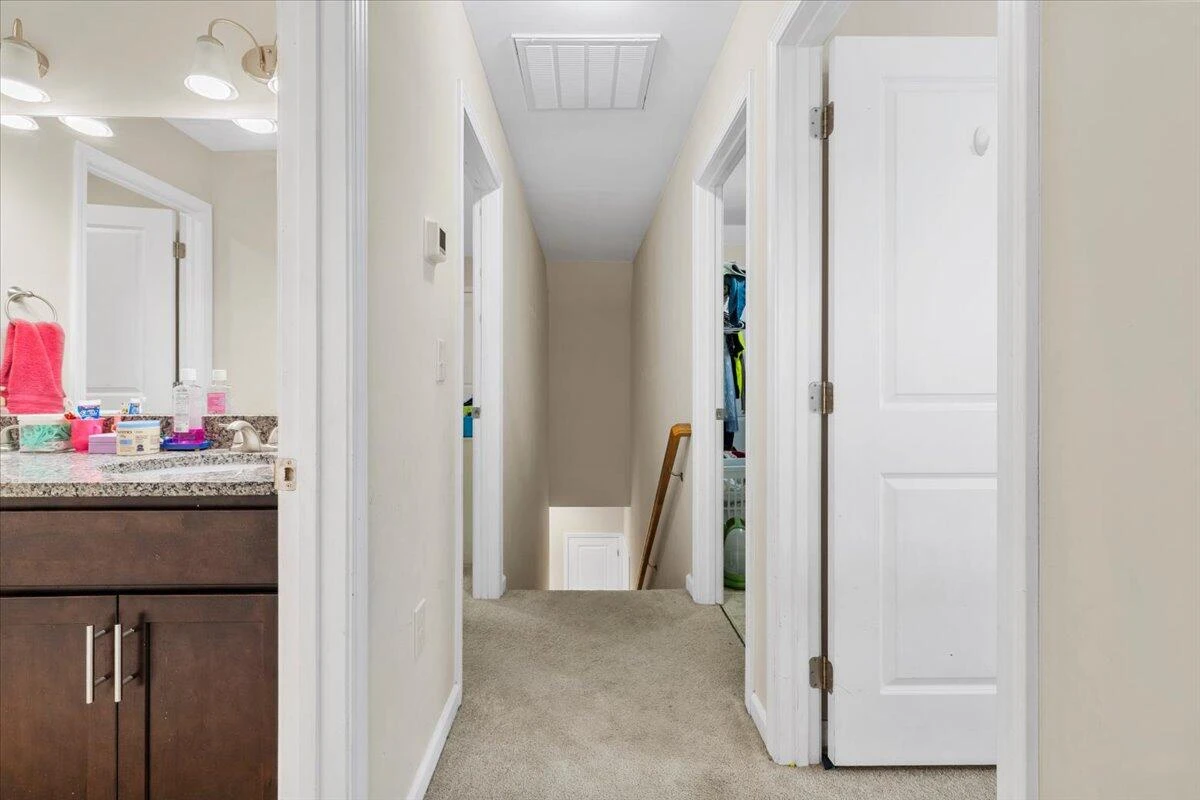 276 Louise LN - Photo 25