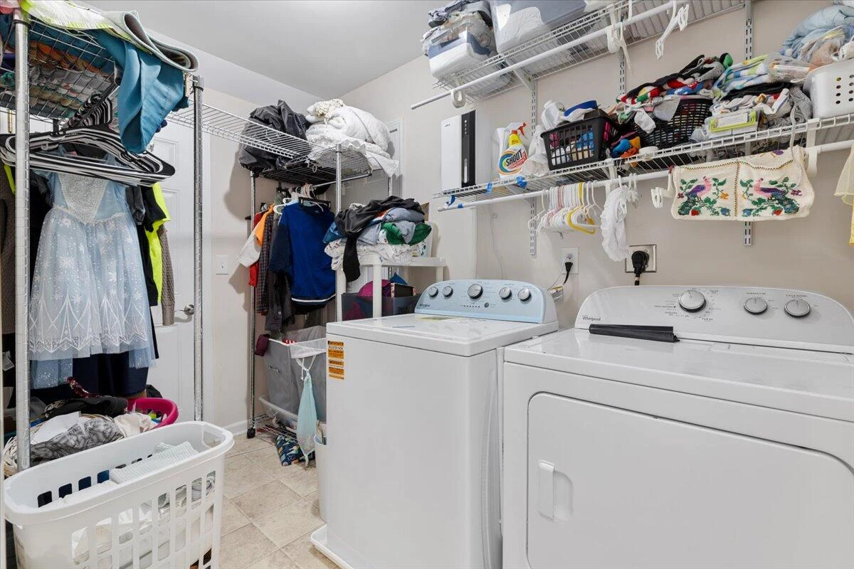 276 Louise LN - Photo 26