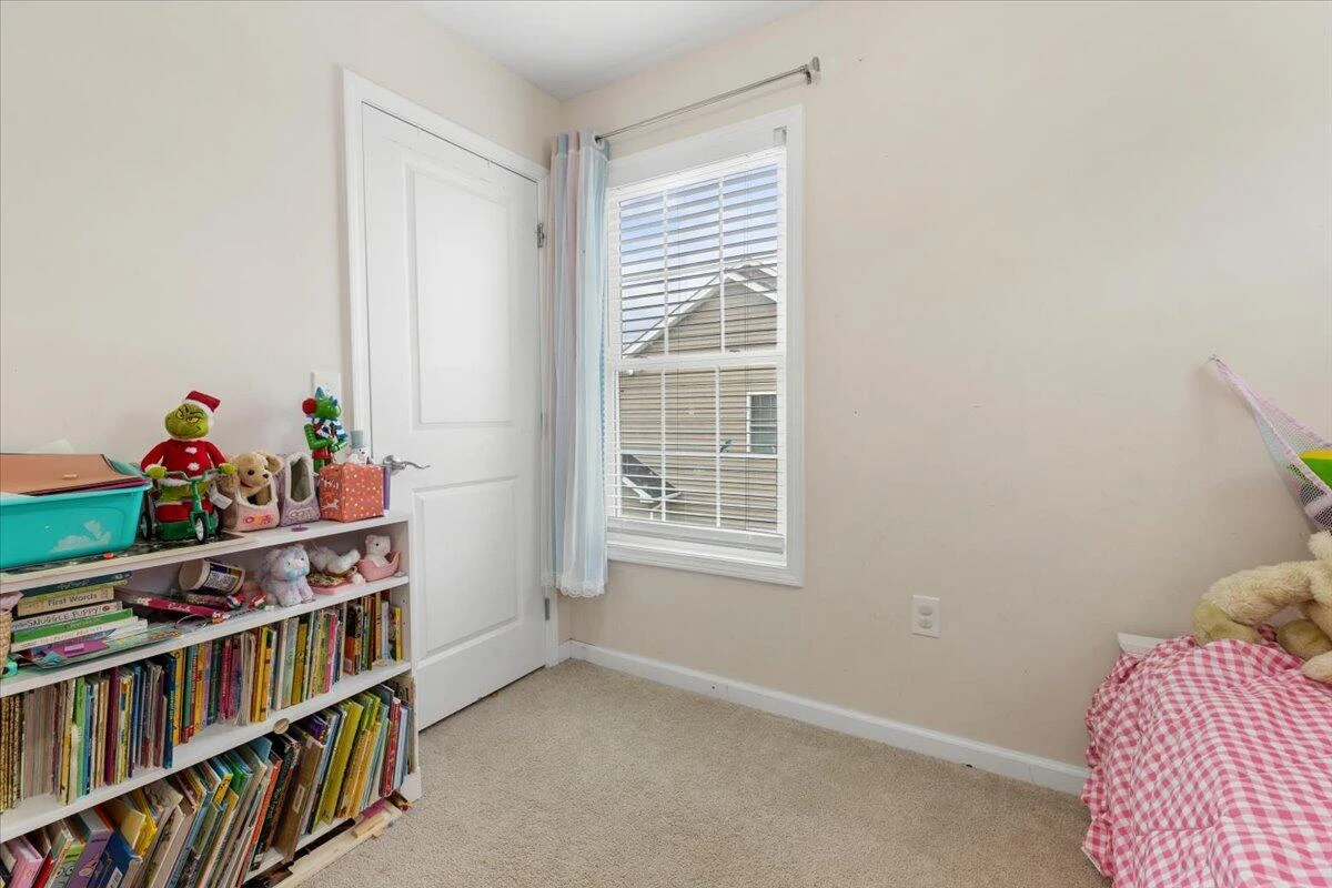 276 Louise LN - Photo 28