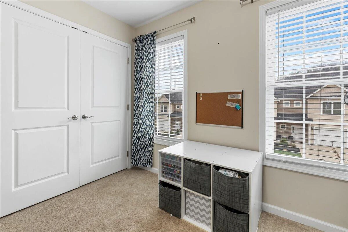 276 Louise LN - Photo 30