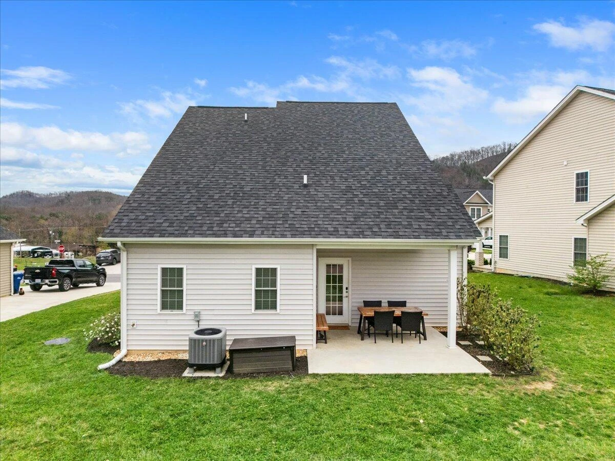 276 Louise LN - Photo 37