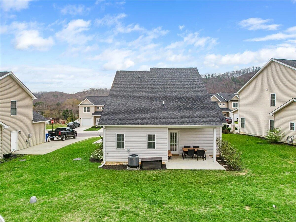 276 Louise LN - Photo 39