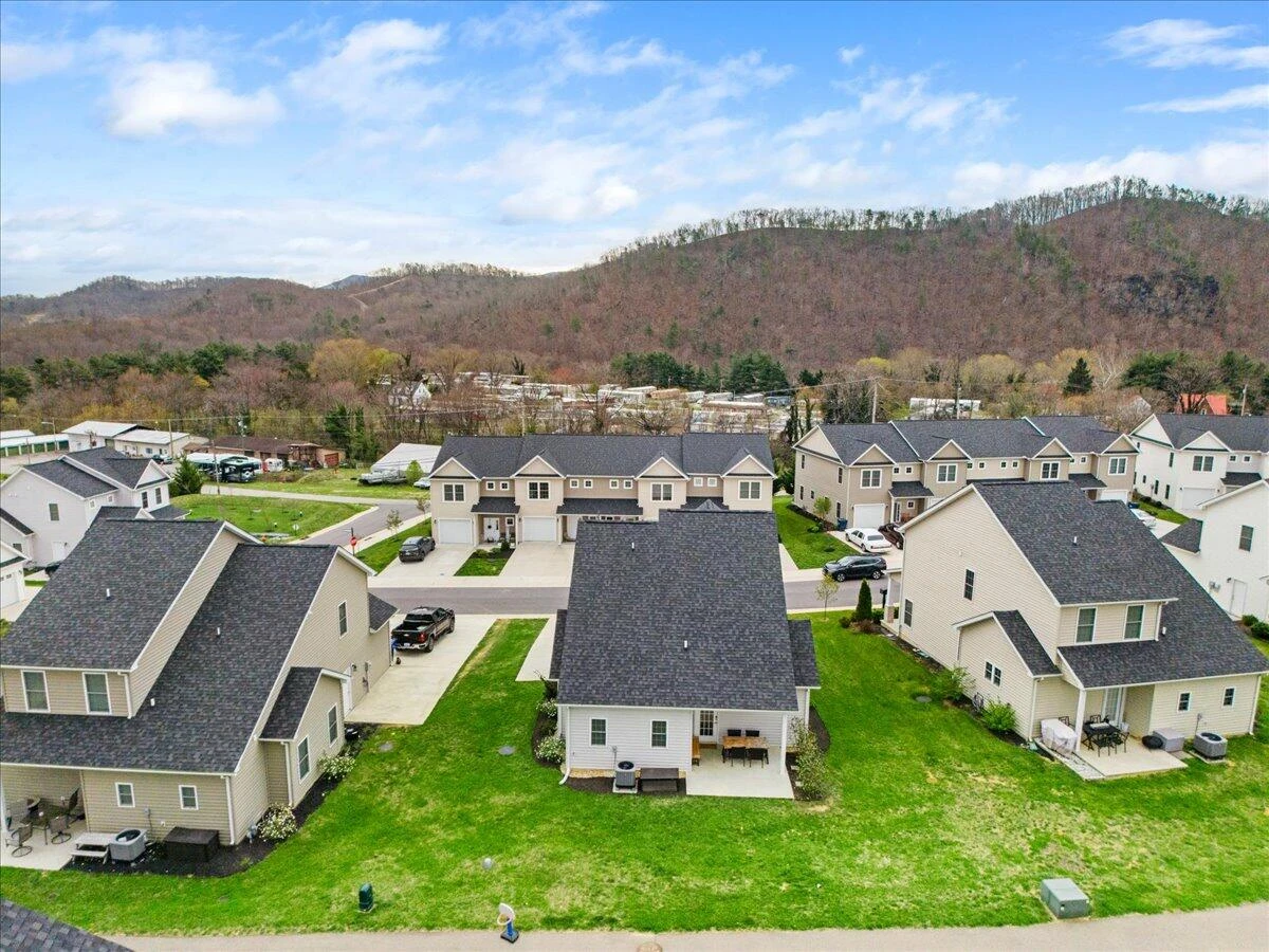 276 Louise LN - Photo 40