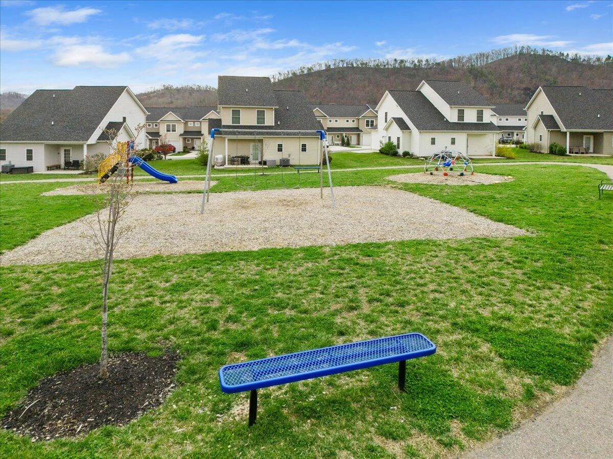 276 Louise LN - Photo 42