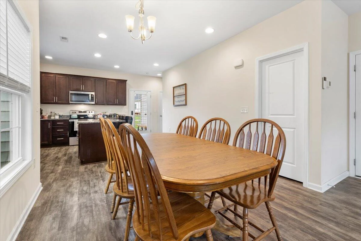 276 Louise LN - Photo 12