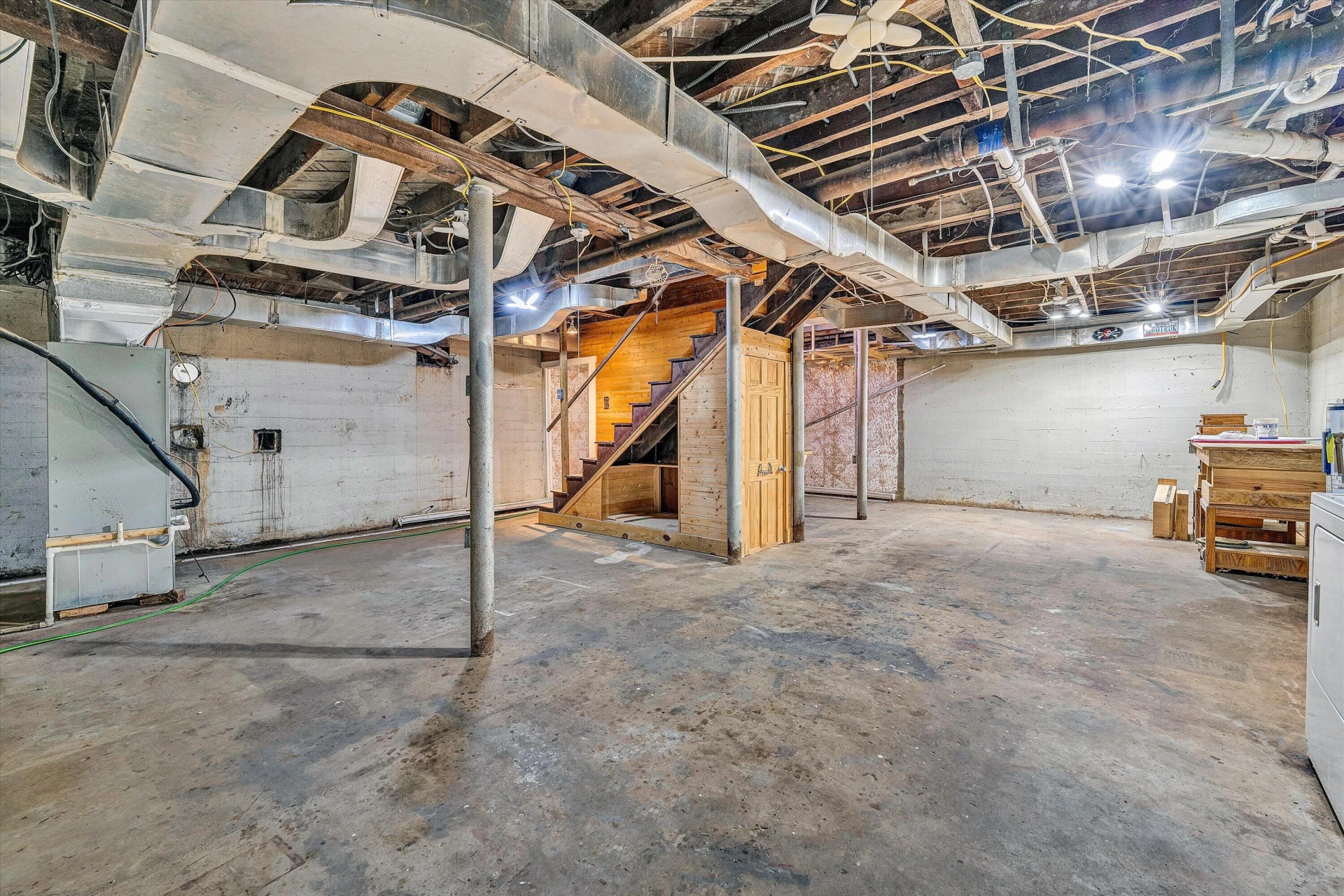 114 CHURCH ST - Photo 32