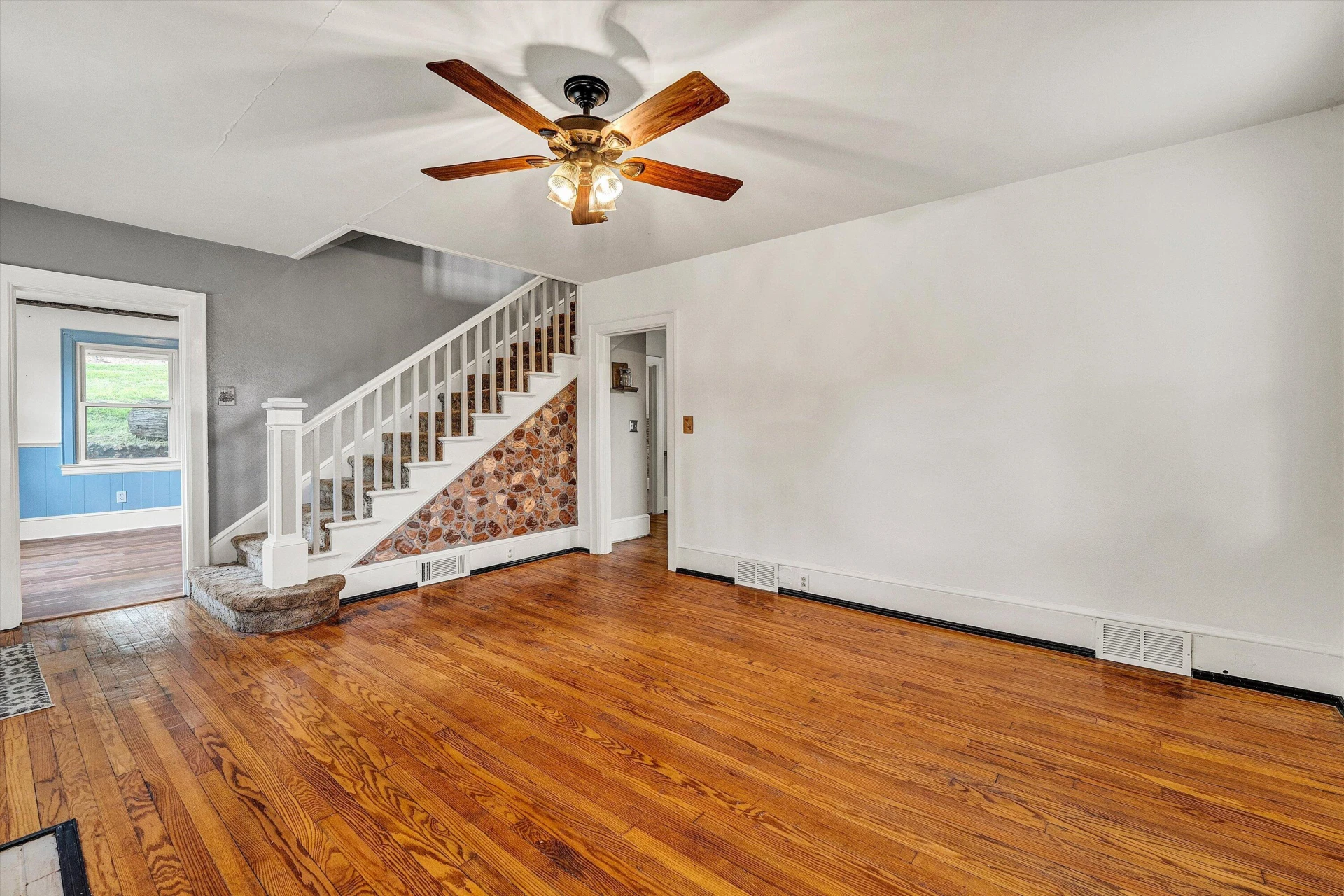 114 CHURCH ST - Photo 9