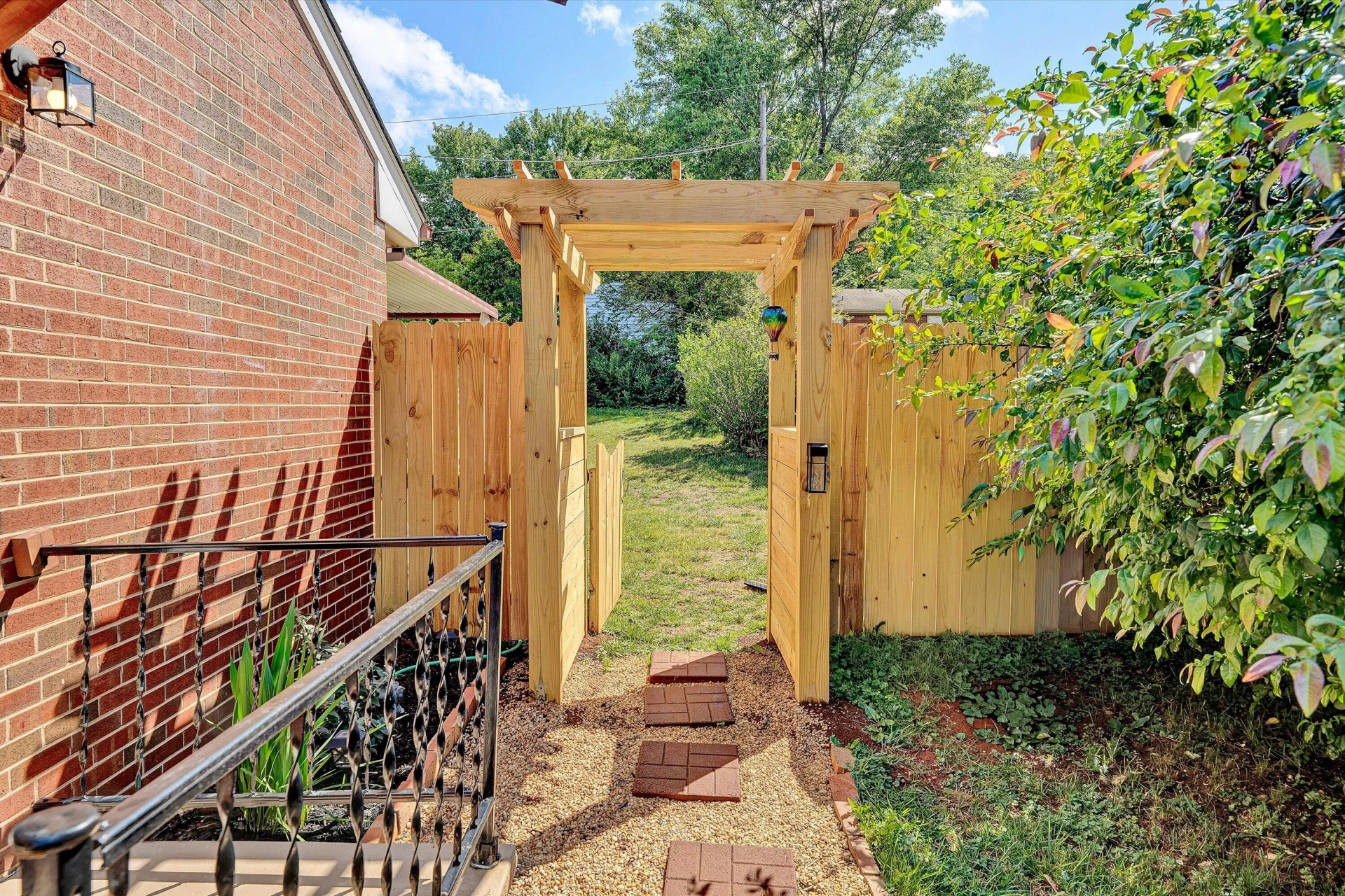 1420 Arrow DR - Photo 29