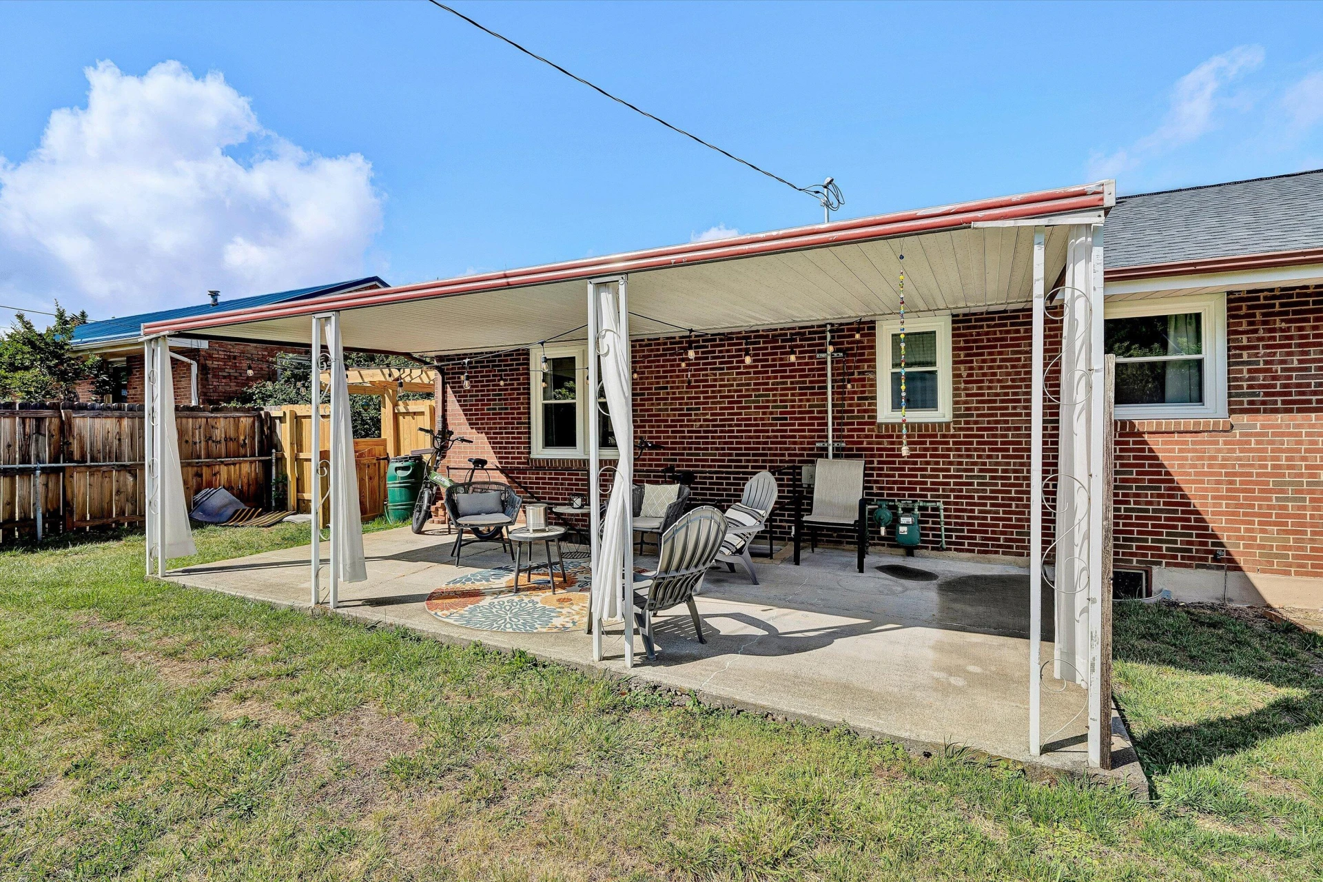 1420 Arrow DR - Photo 32