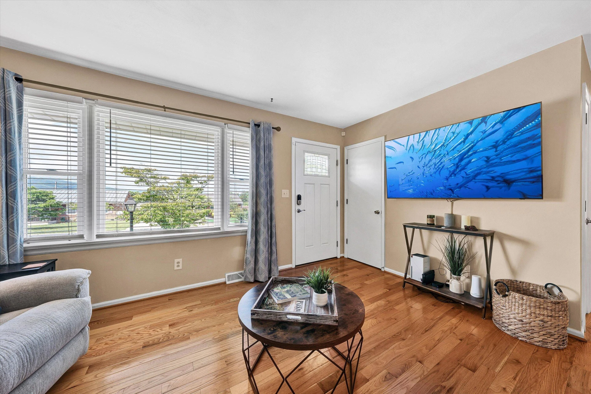 1420 Arrow DR - Photo 8