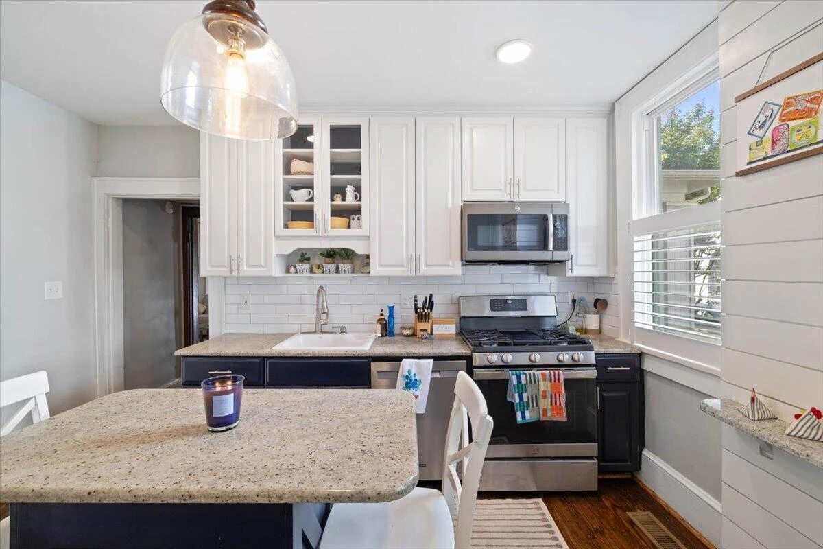 2227 Westover AVE SW - Photo 11