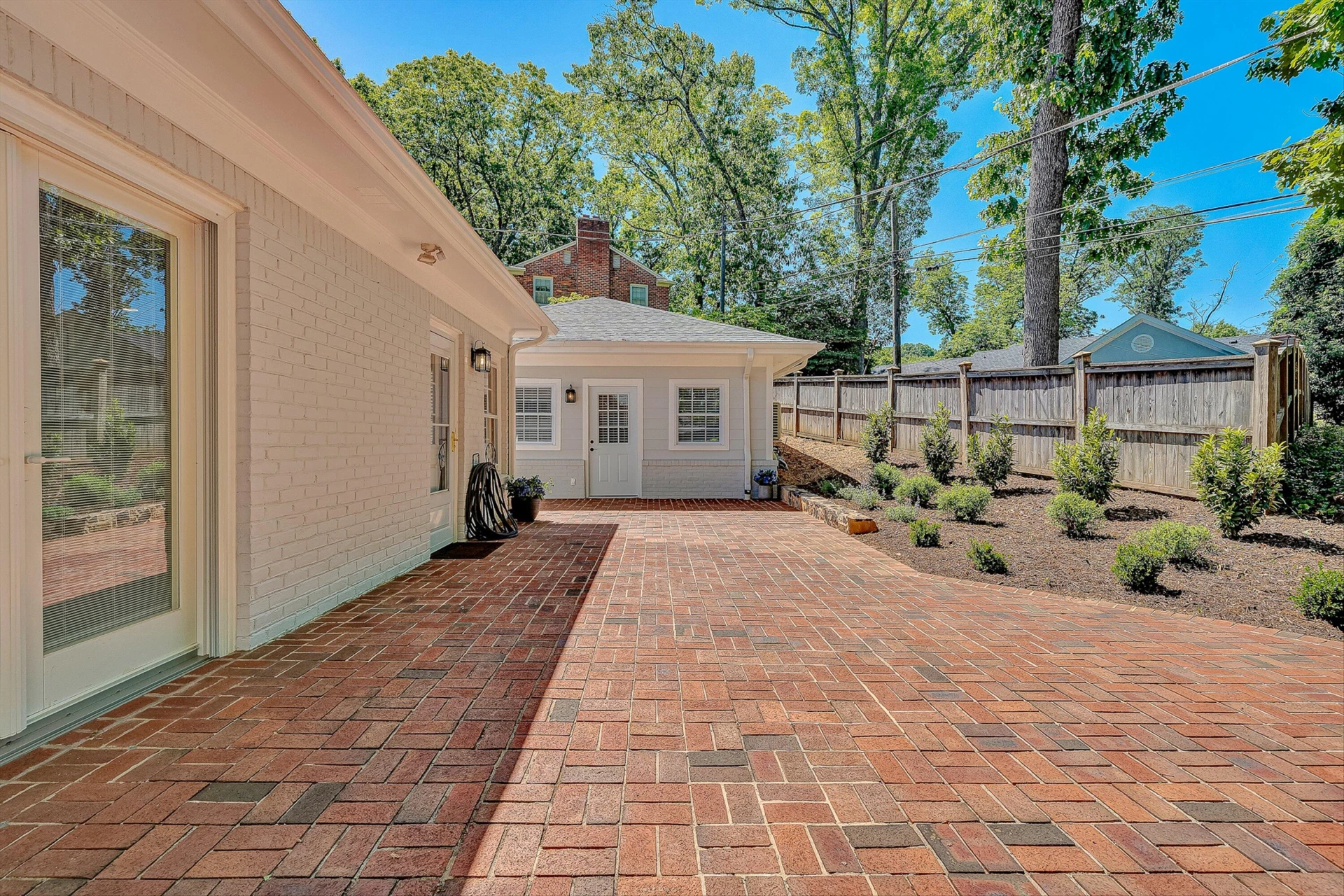 502 Cassell LN - Photo 7