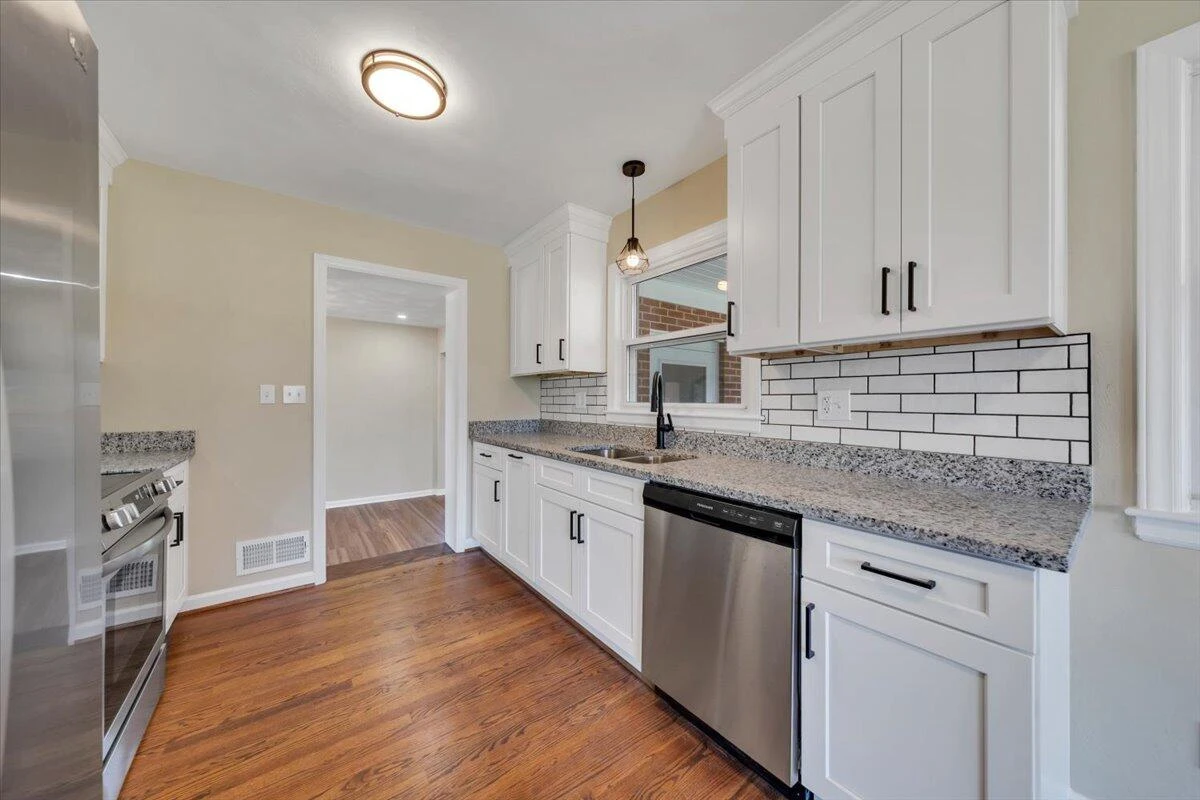 2534 Pinecrest DR - Photo 13