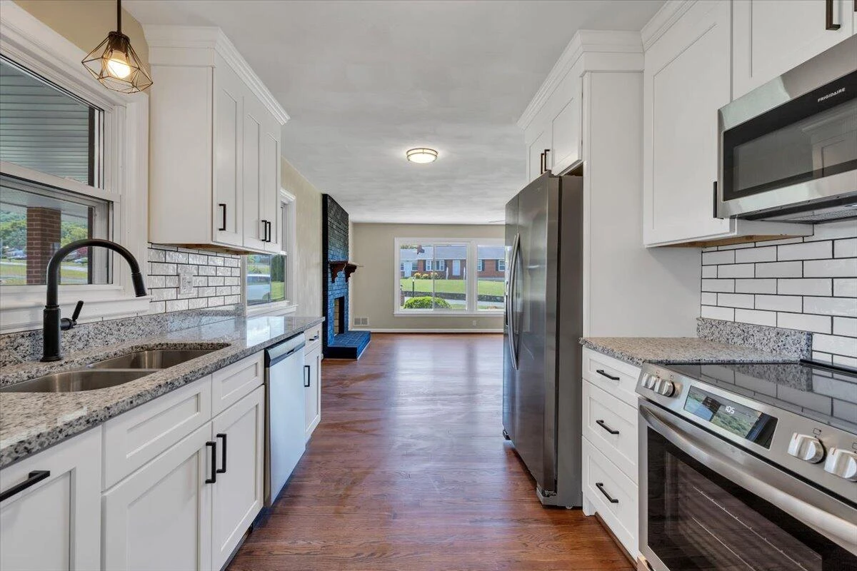2534 Pinecrest DR - Photo 16