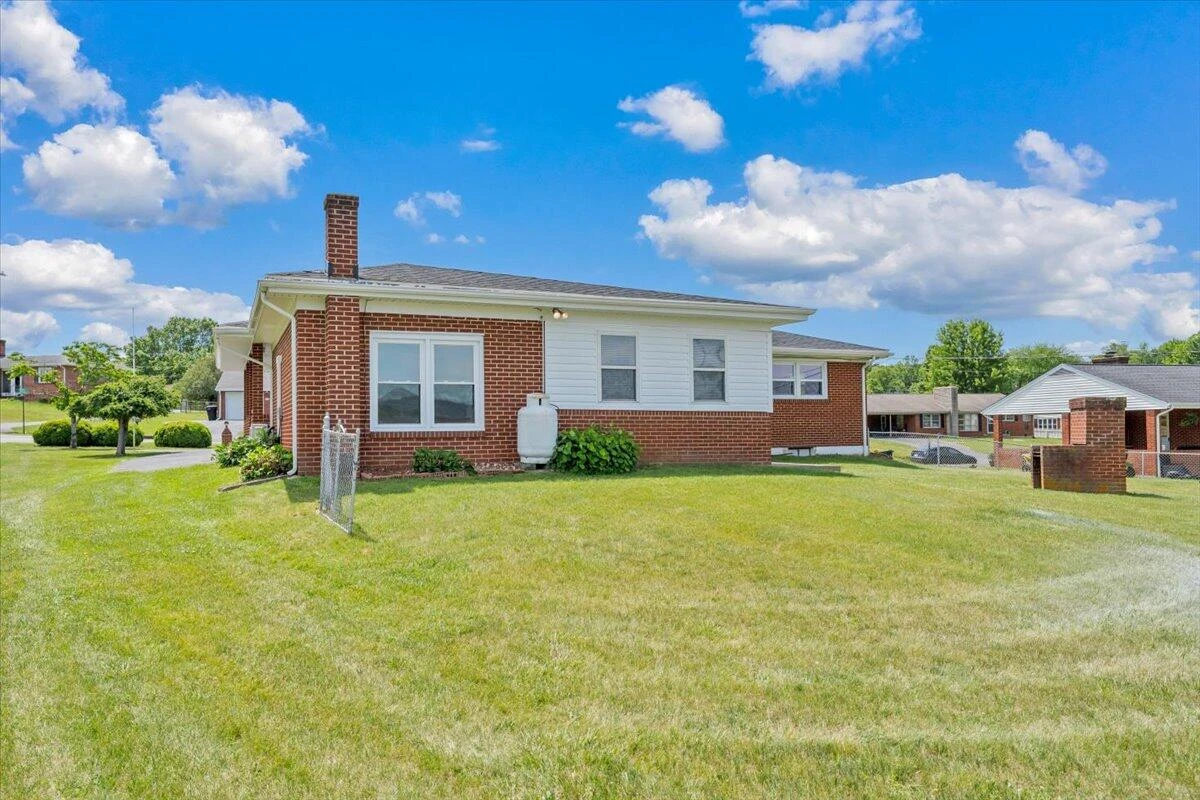2534 Pinecrest DR - Photo 45