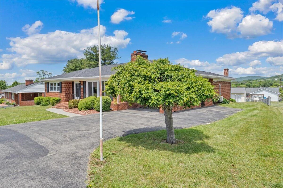 2534 Pinecrest DR - Photo 49