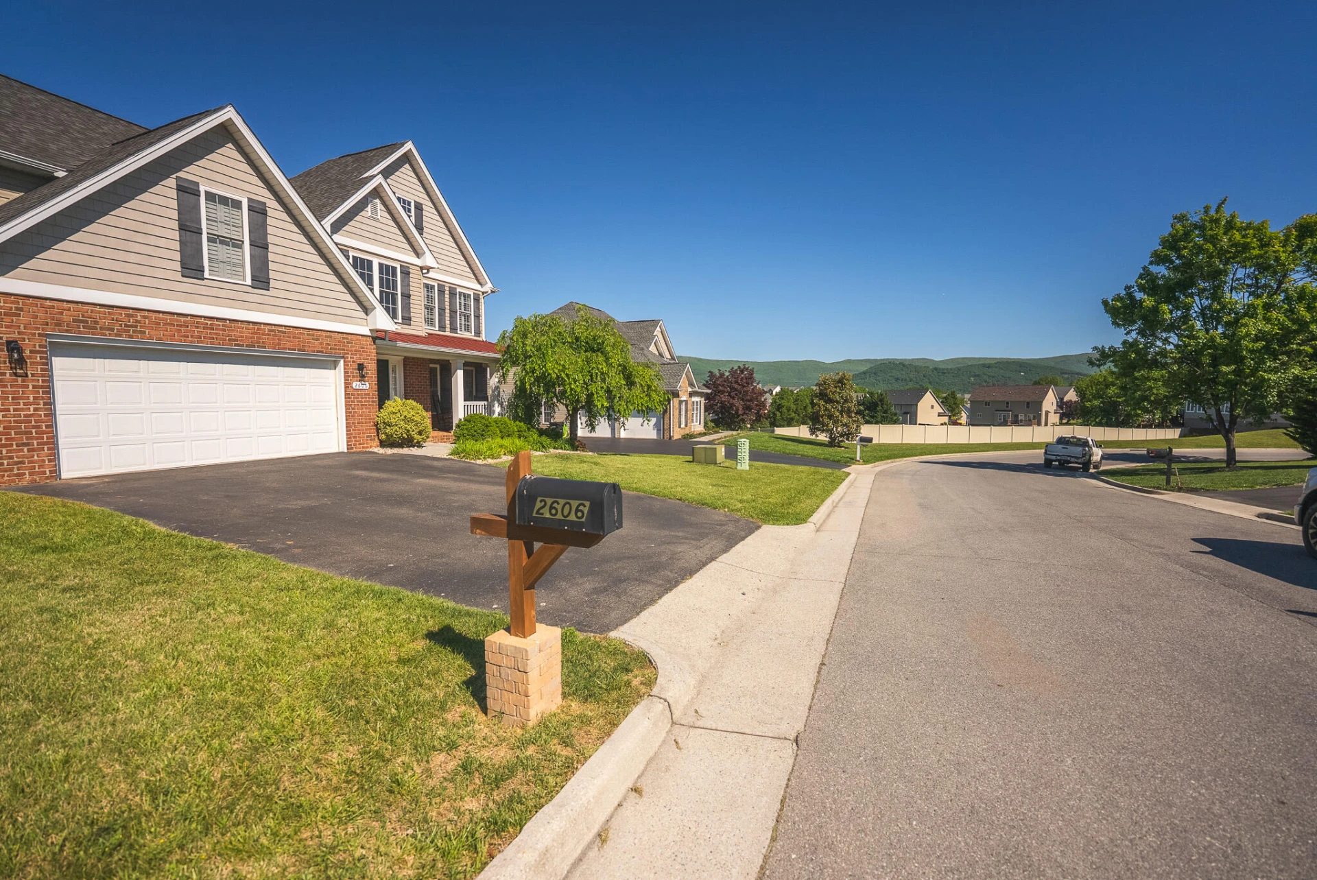 2606 Woods Meadow LN - Photo 5