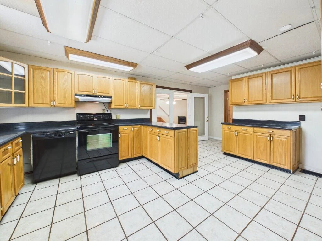 5833 Lyons RD - Photo 28