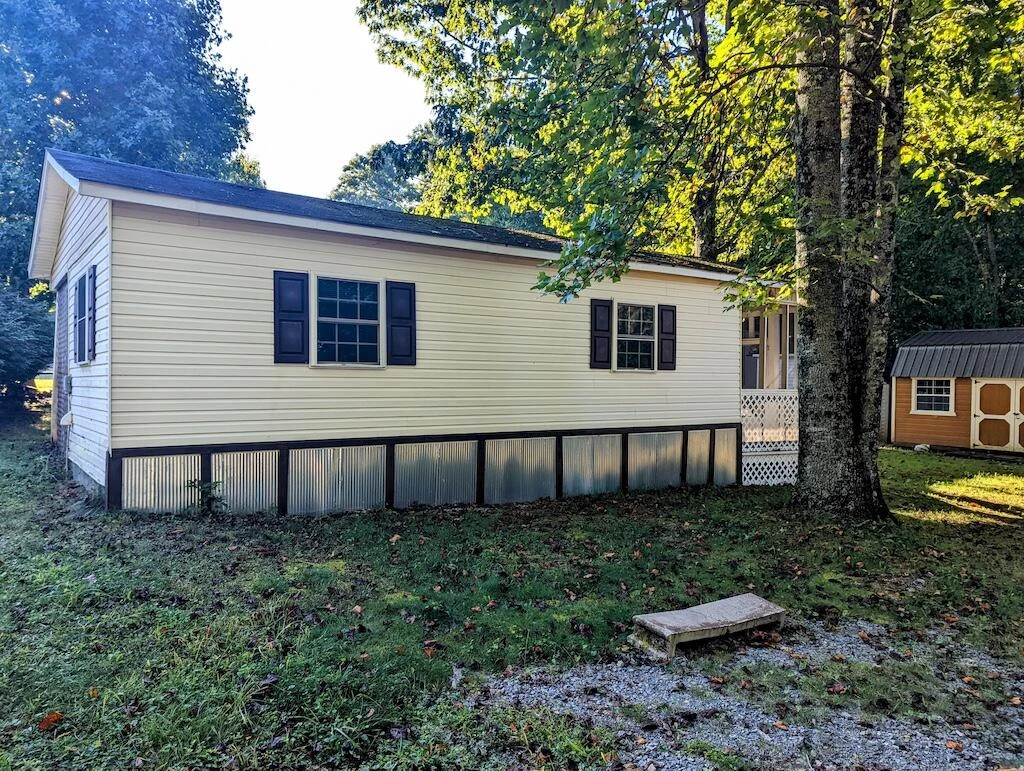 131 Terry LN - Photo 2