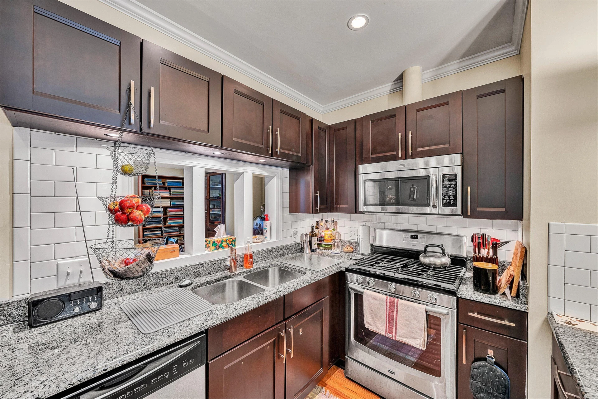 646 Elm AVE - Photo 23