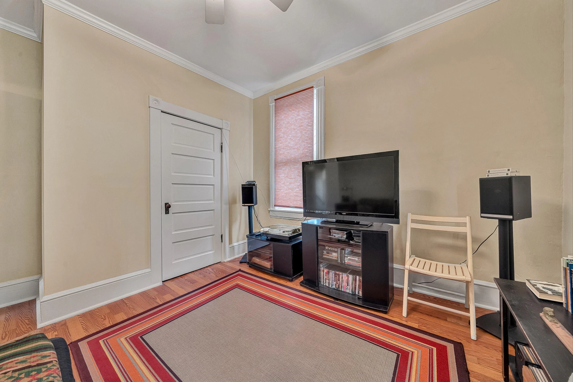 646 Elm AVE - Photo 33