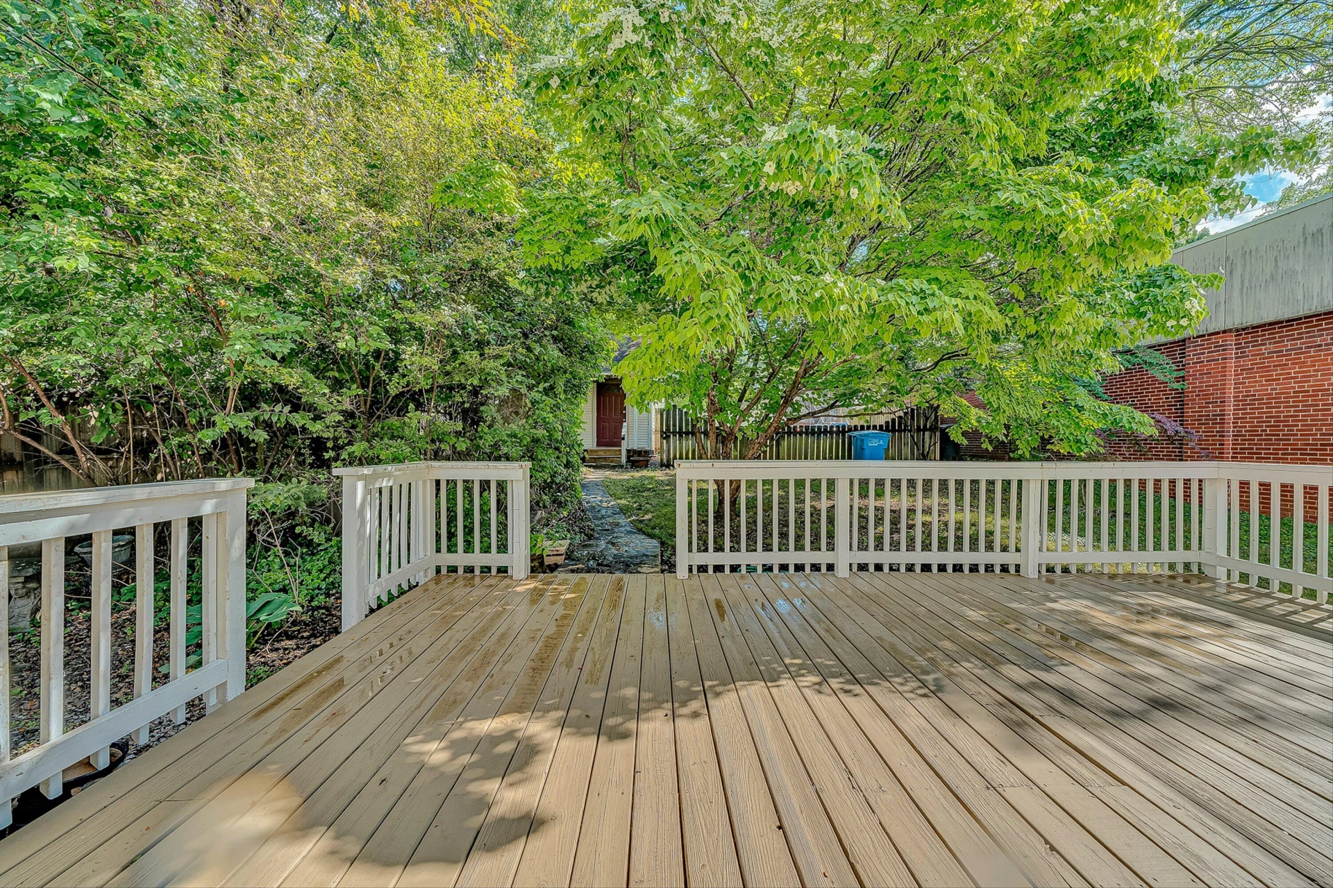 646 Elm AVE - Photo 39