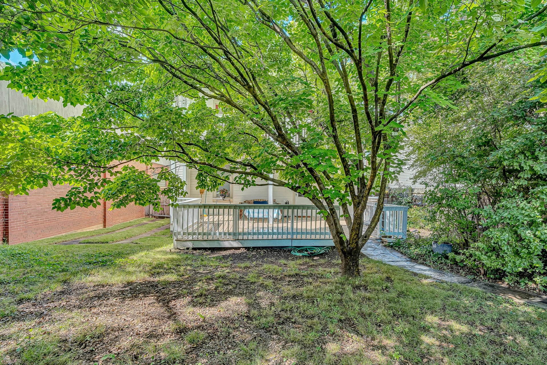 646 Elm AVE - Photo 42