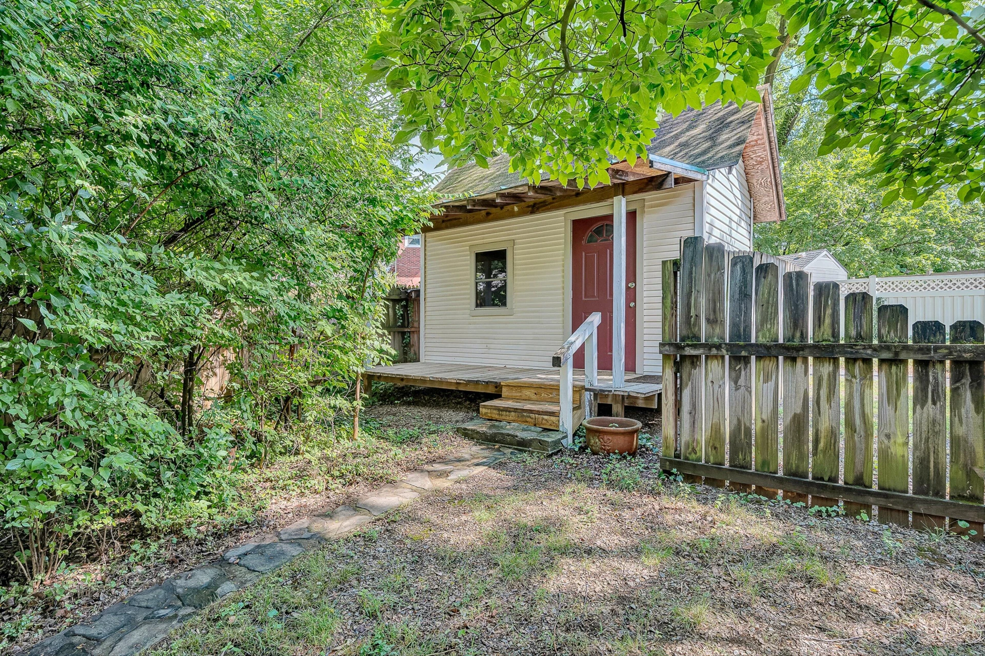 646 Elm AVE - Photo 44