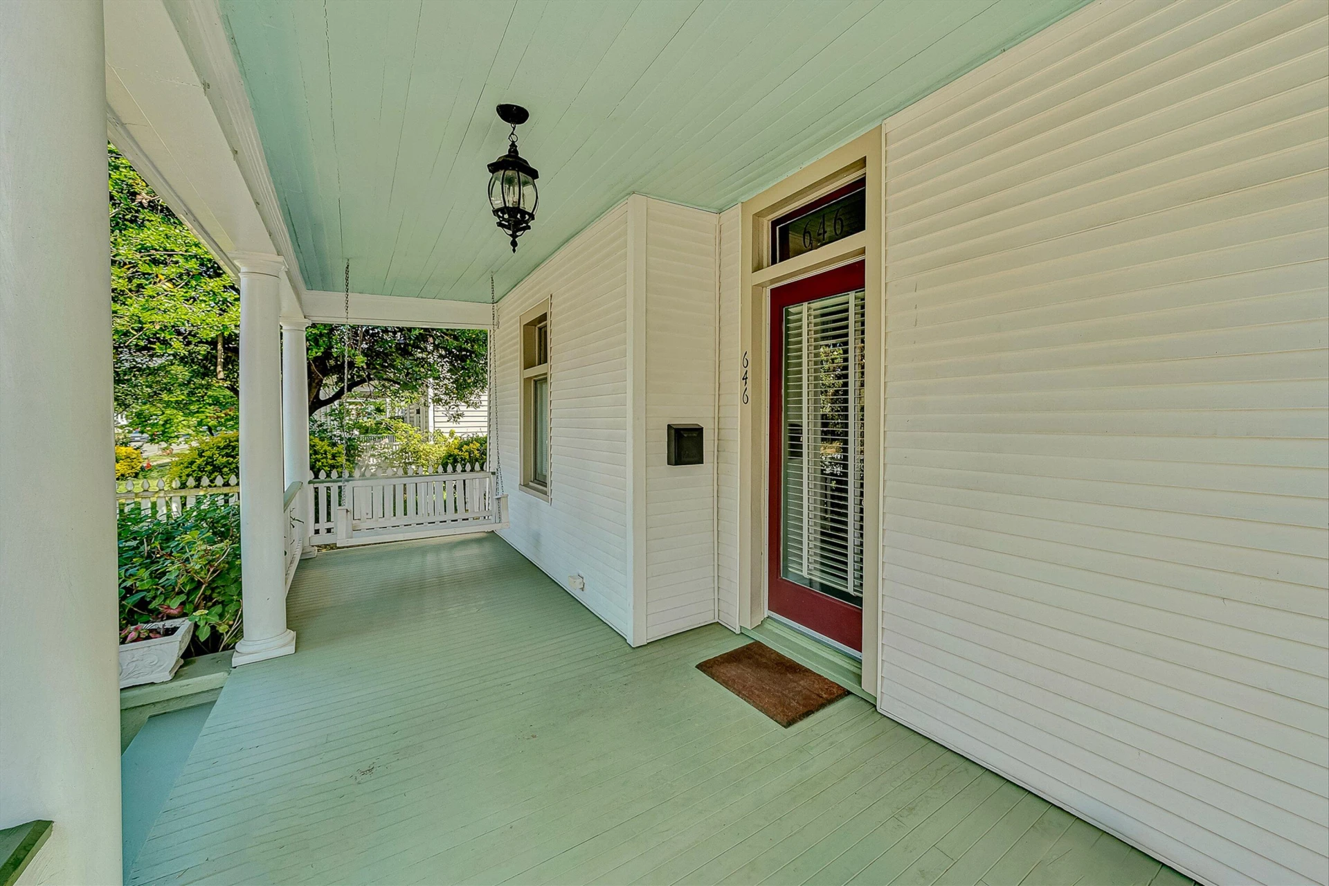 646 Elm AVE - Photo 8