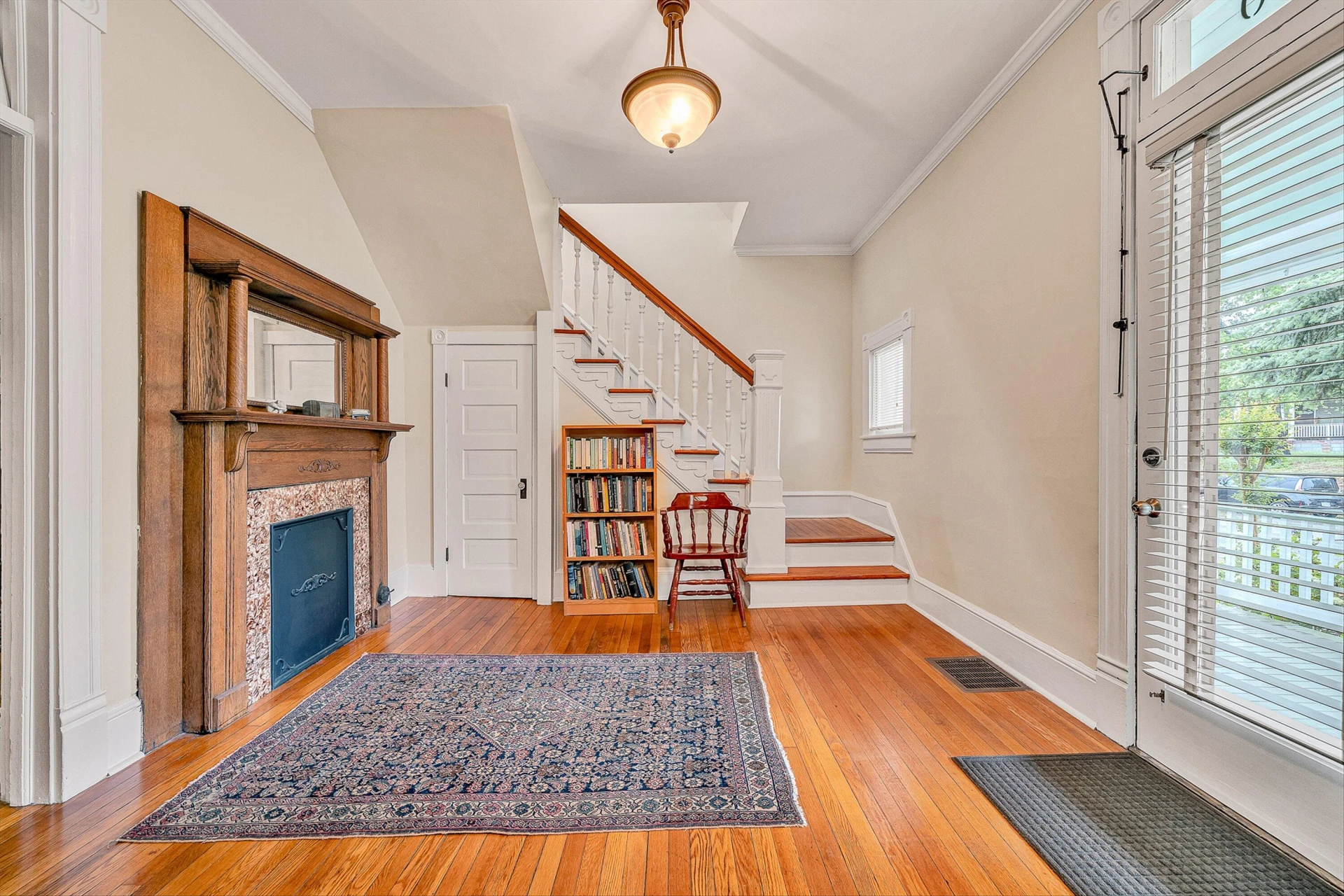 646 Elm AVE - Photo 11