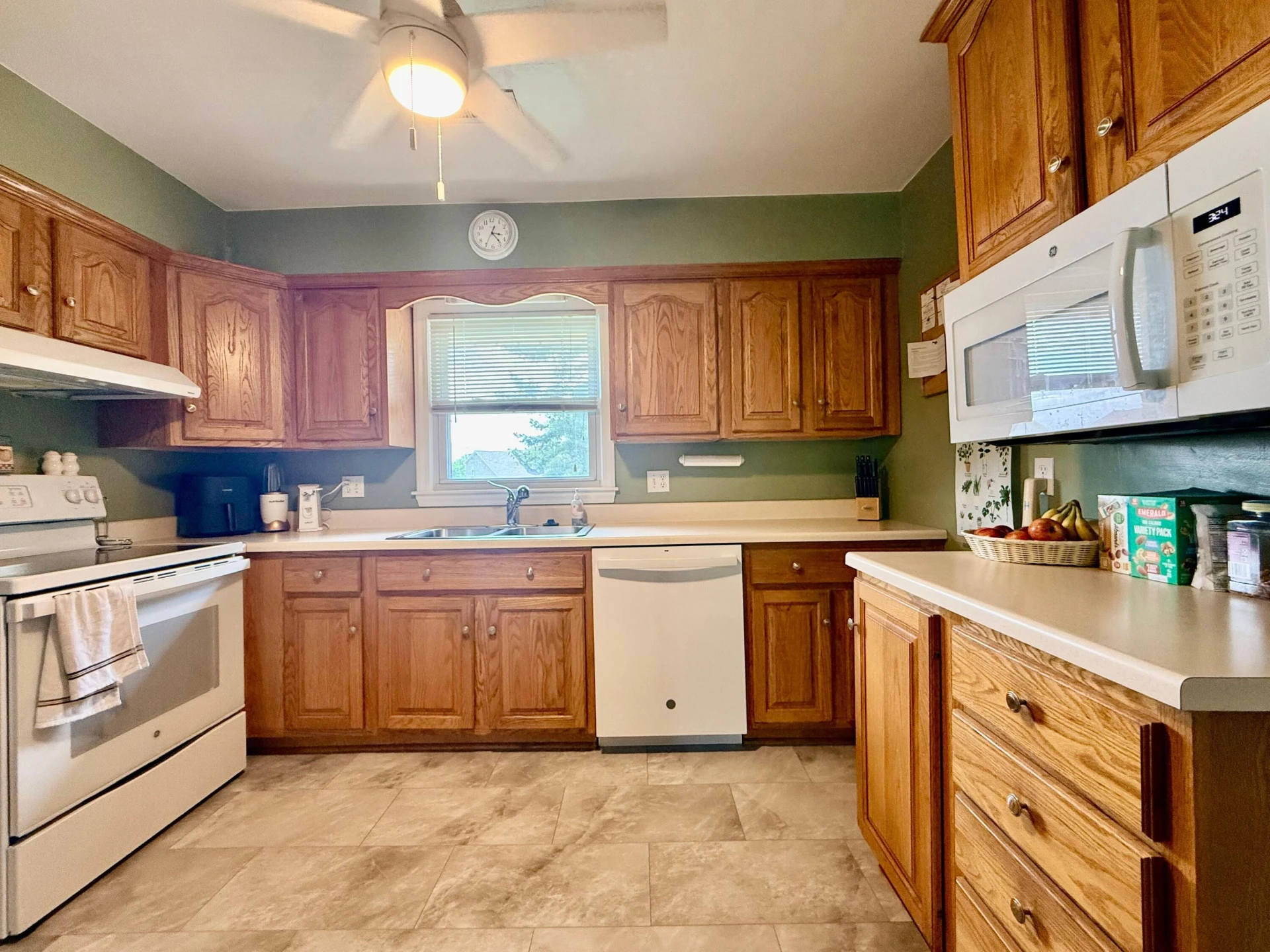 4948 Lake DR - Photo 4