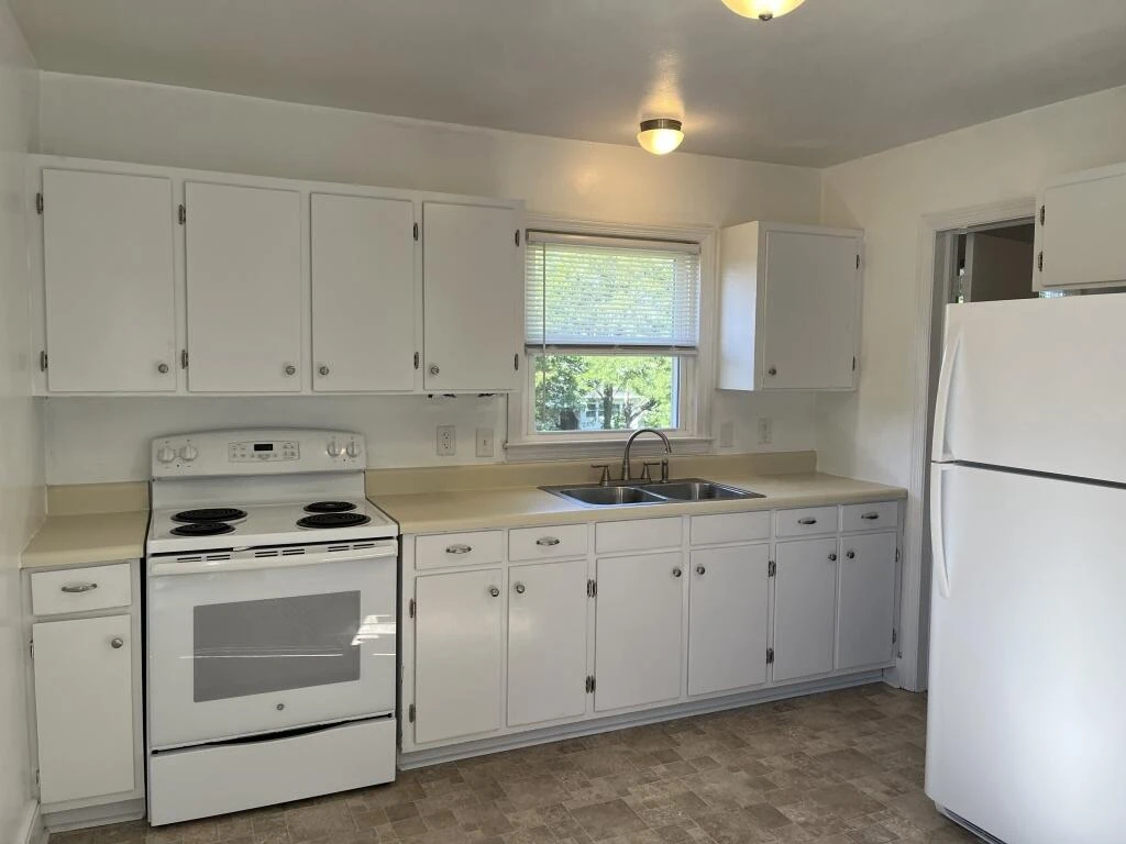 2545 Denniston AVE - Photo 13