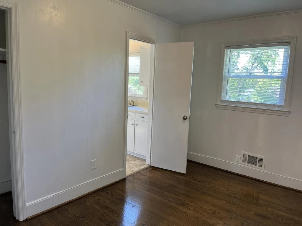 2545 Denniston AVE - Photo 16