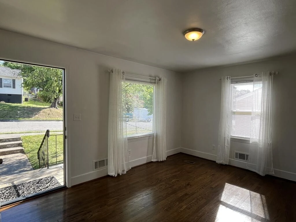 2545 Denniston AVE - Photo 2