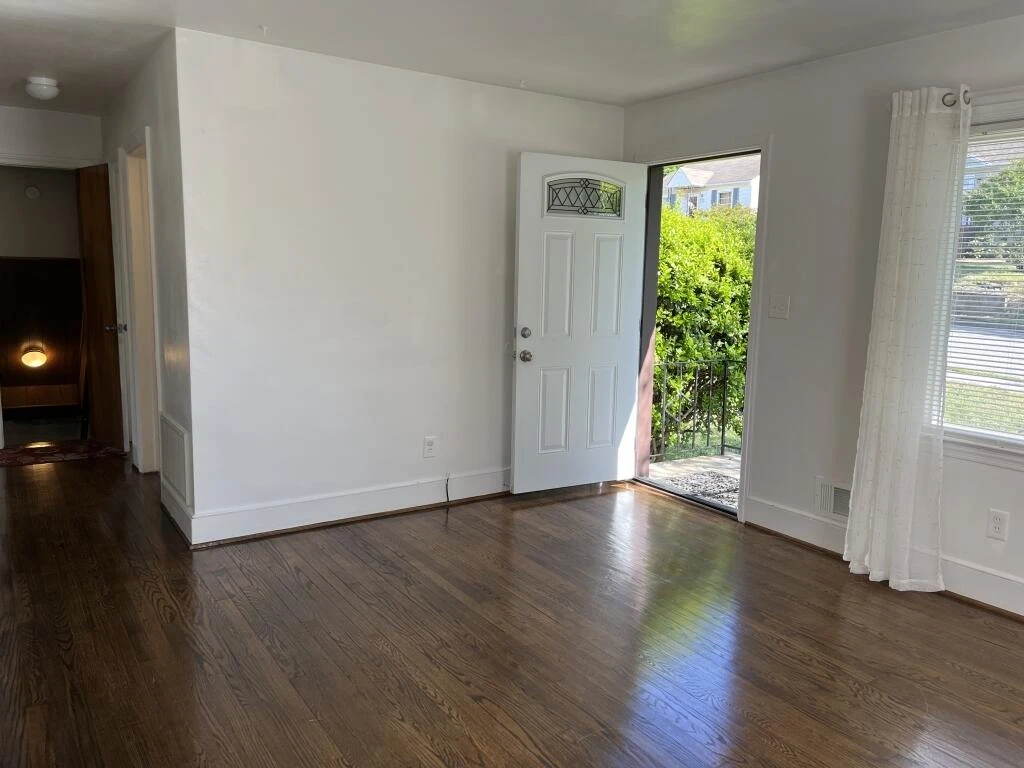2545 Denniston AVE - Photo 7