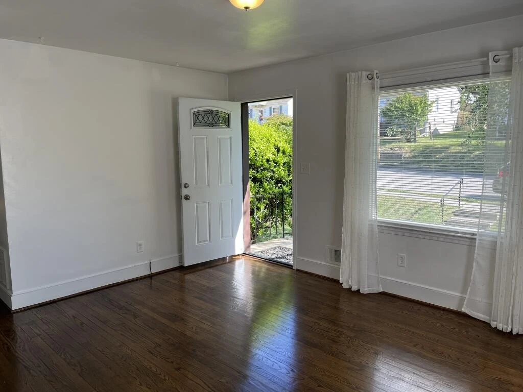 2545 Denniston AVE - Photo 8