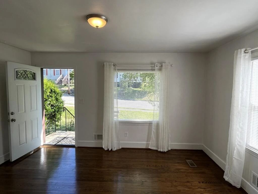 2545 Denniston AVE - Photo 9