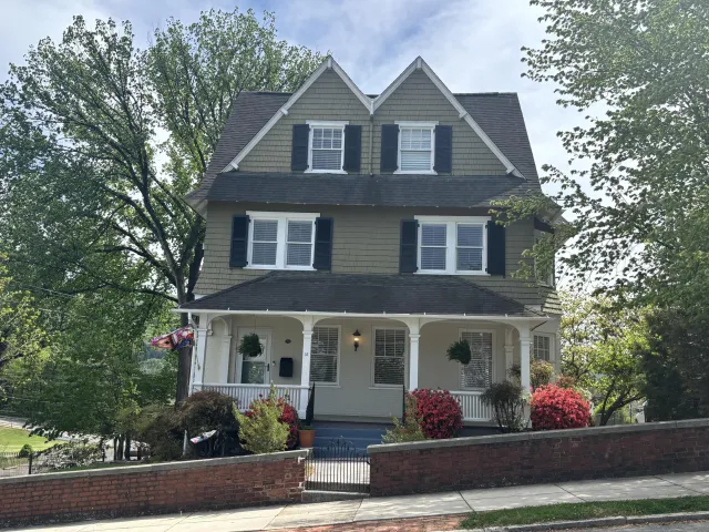 18 Mountain AVE
