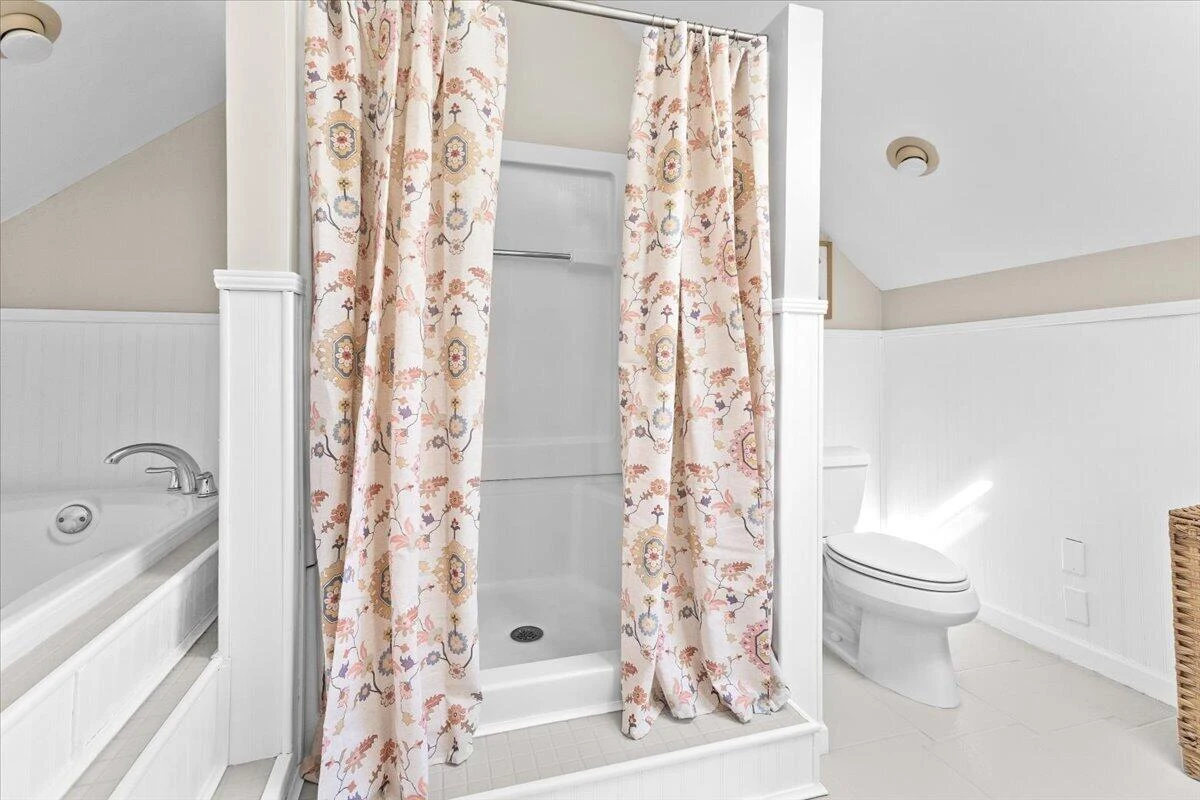 2529 Derwent DR - Photo 28