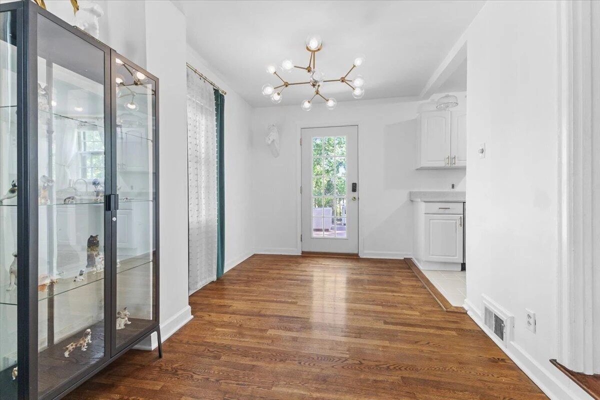 2529 Derwent DR - Photo 12