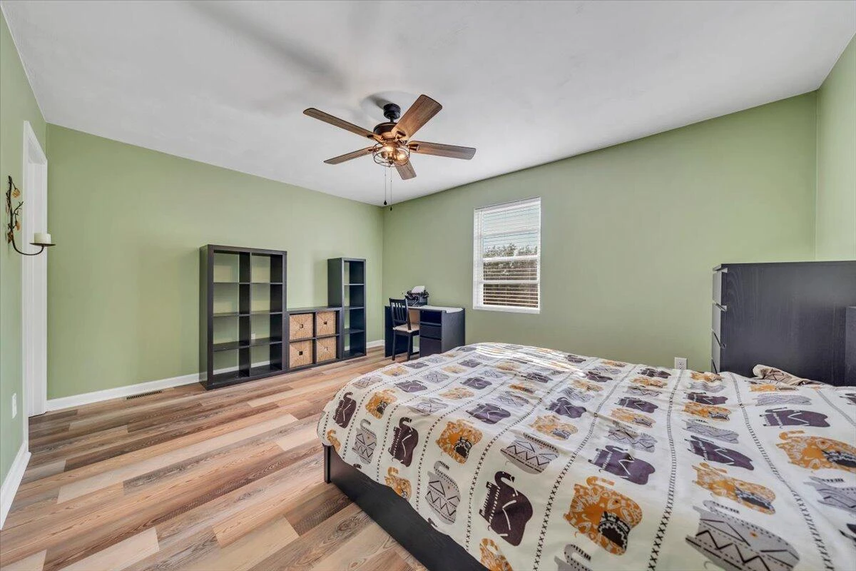 1611 Barton ST - Photo 11