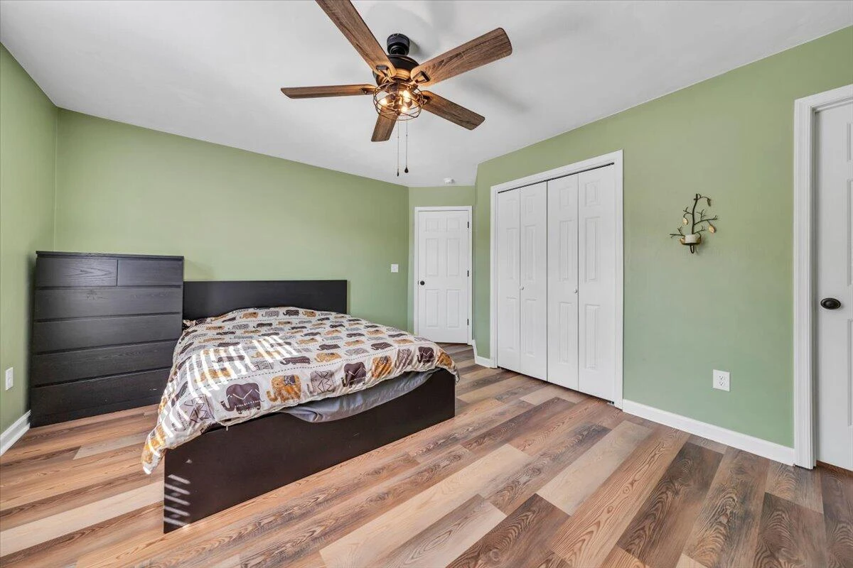 1611 Barton ST - Photo 12