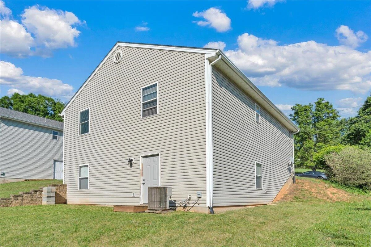 1611 Barton ST - Photo 21